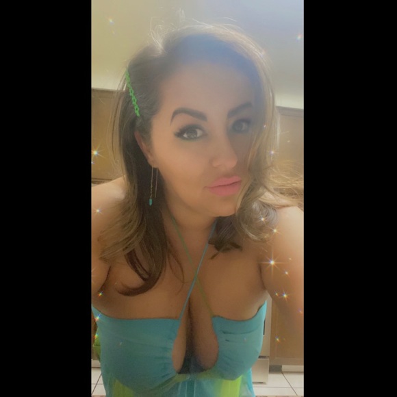 Meet your Posher, Linda Loo! - Picture 1 of 1